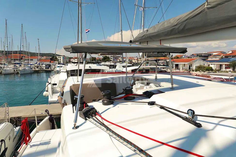 Fountaine Pajot Lucia 40