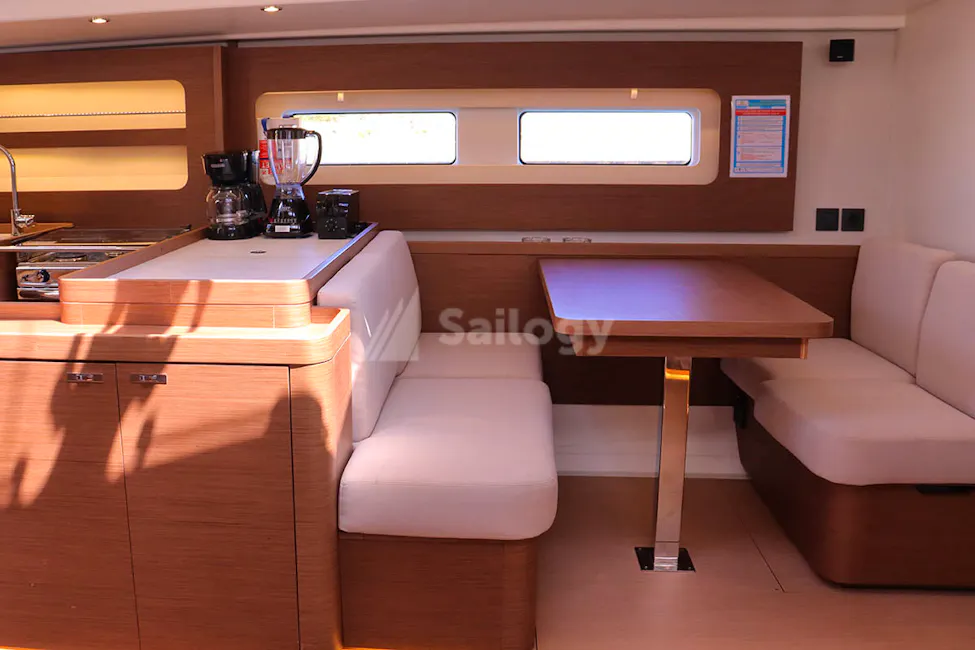 Oceanis Yacht 54