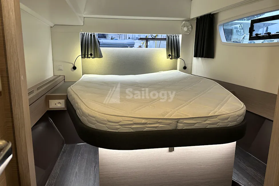 Fountaine Pajot Astrea 42