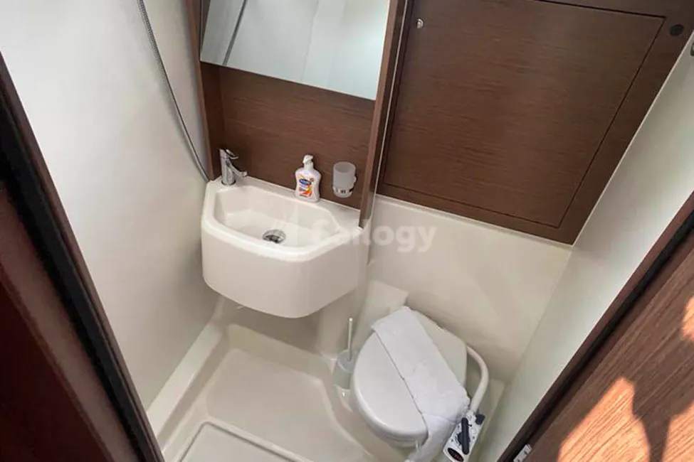 Beneteau Oceanis 51.1