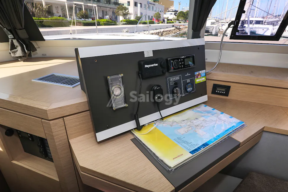 Fountaine Pajot Saona 47