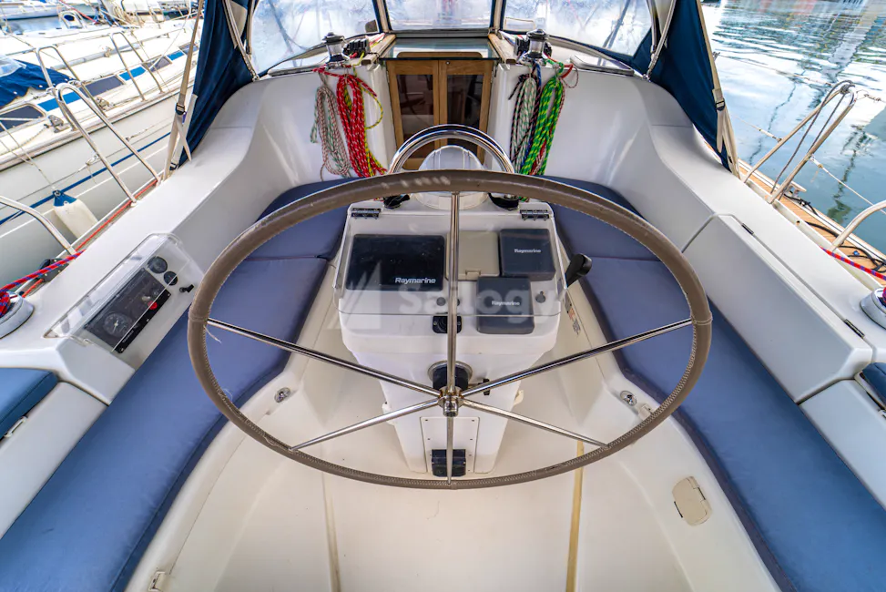 Beneteau Oceanis 393