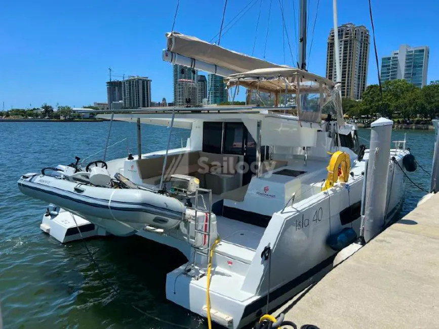 Fountaine Pajot Isla 40