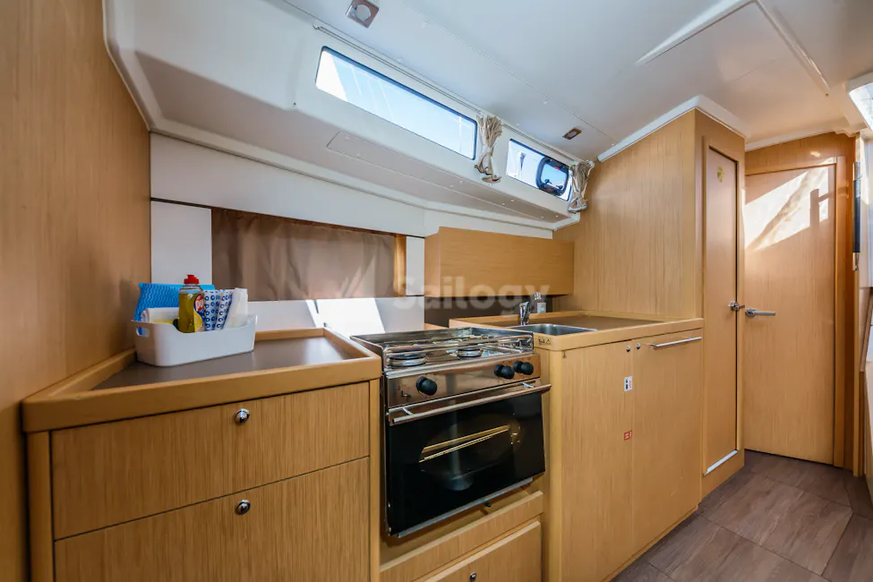 Beneteau Oceanis 38.1