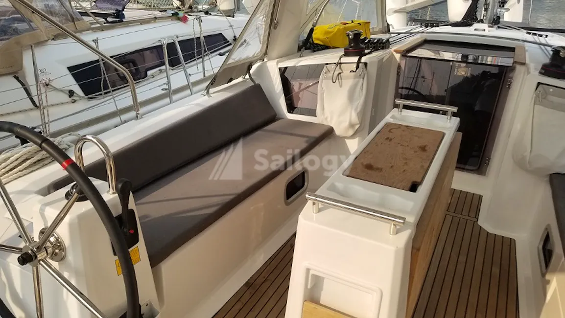 Beneteau Oceanis 38.1