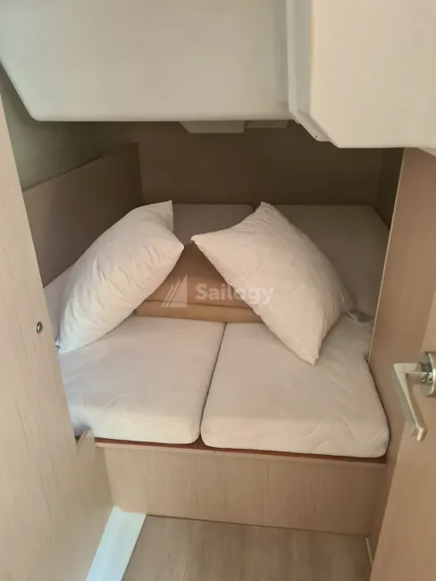 Beneteau Oceanis 38.1