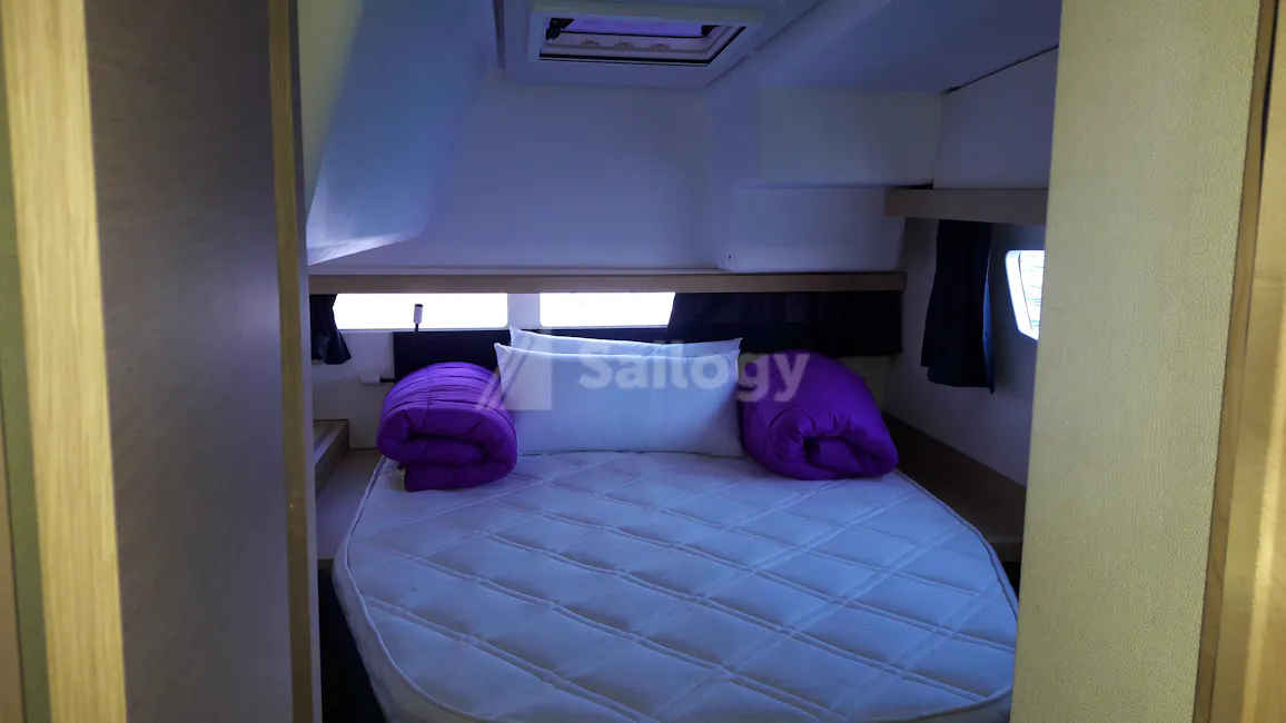 Fountaine Pajot Lucia 40