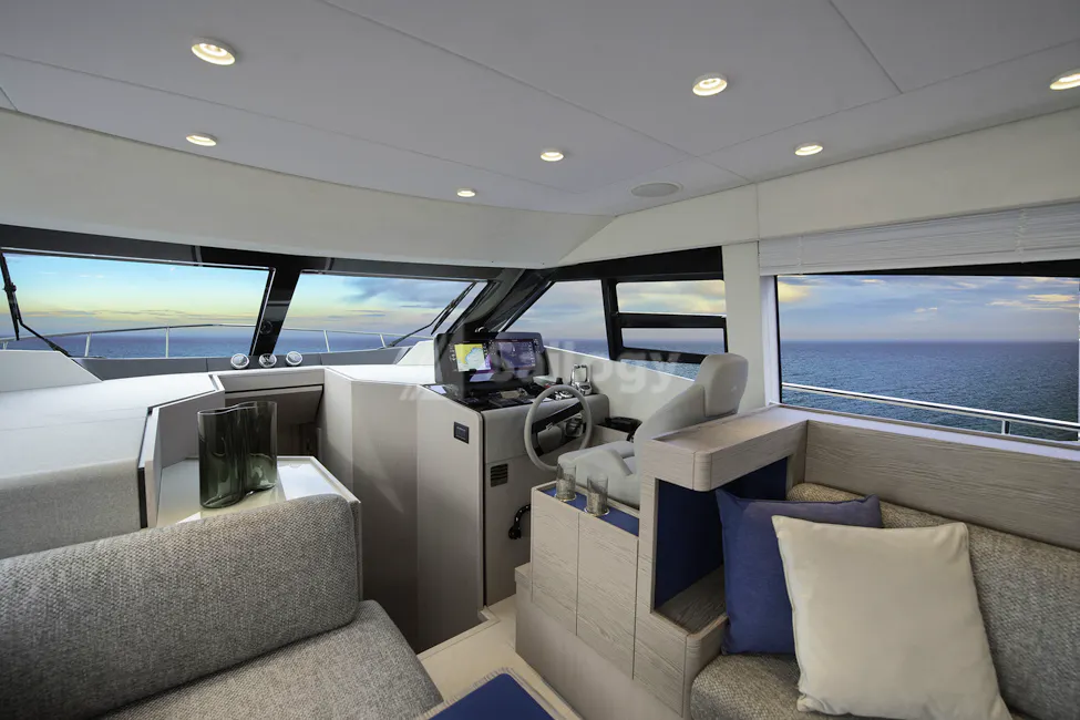 Ferretti Yachts 500