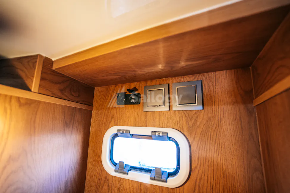 Nikhen Aquasun 34 Sedan