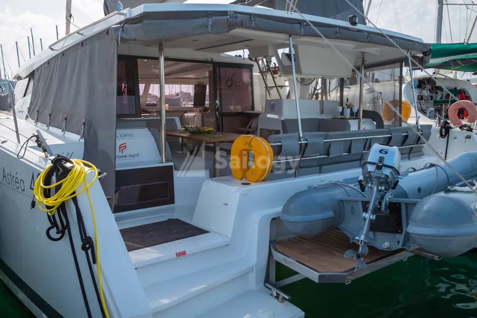 Fountaine Pajot Astrea 42