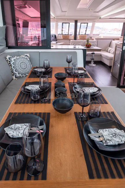 Fountaine Pajot Astrea 42