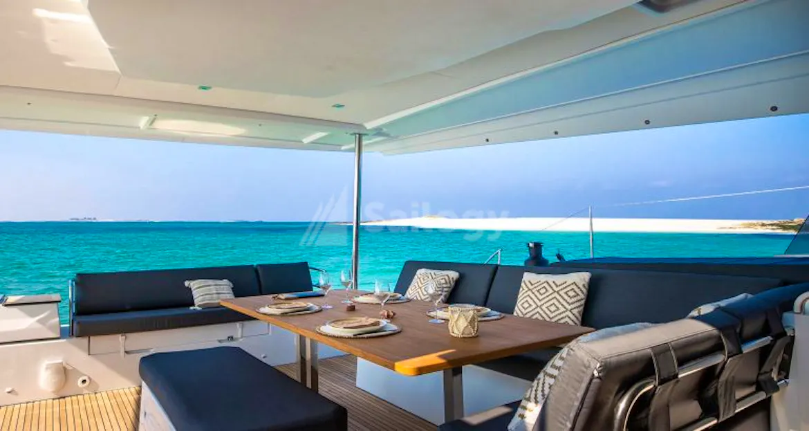 Fountaine Pajot Aura 51 Electric