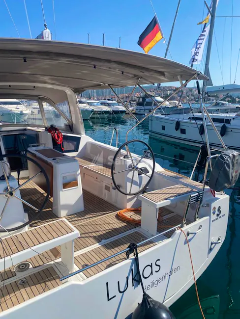Beneteau Oceanis 38.1