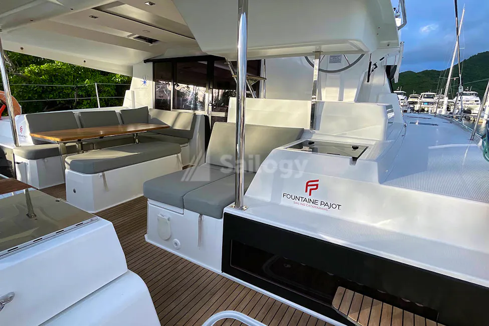 Fountaine Pajot Astrea 42