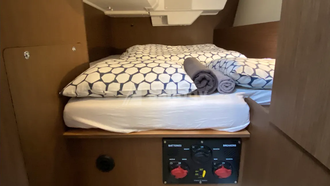 Beneteau Oceanis 38.1