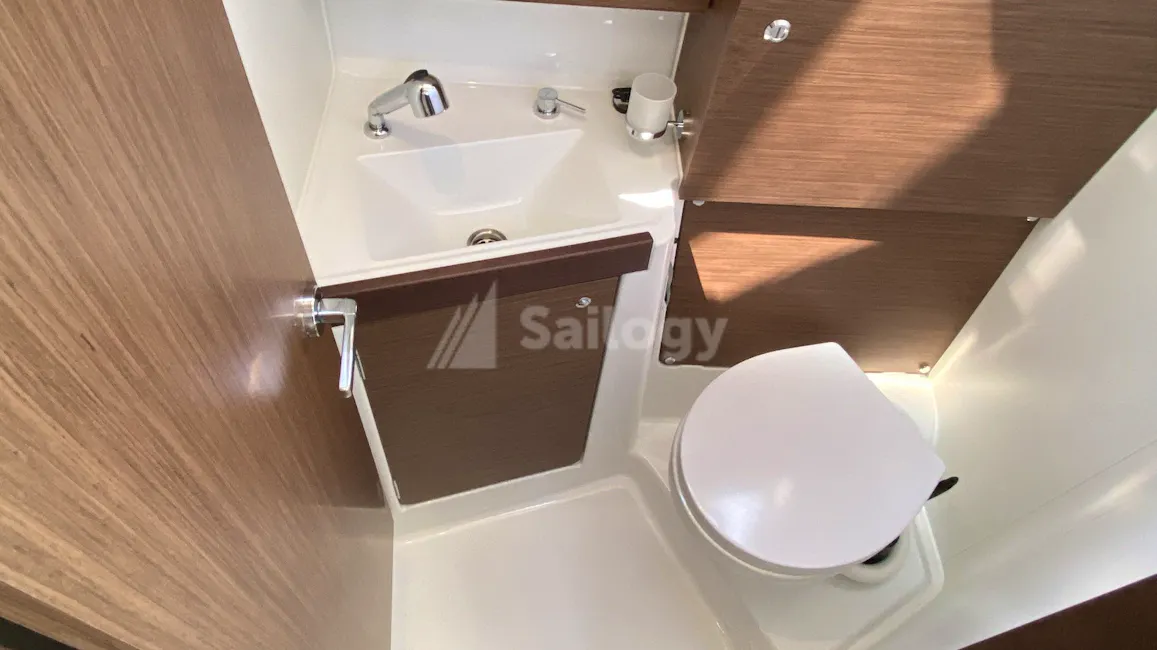 Beneteau Oceanis 38.1