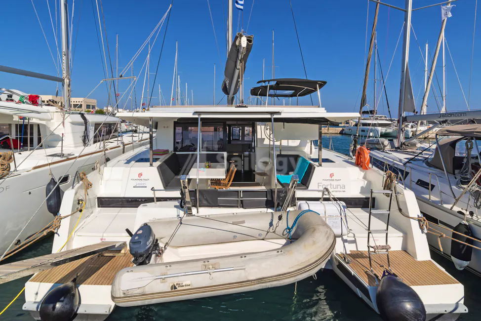 Fountaine Pajot Lucia 40