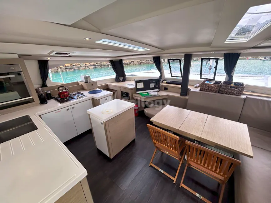 Fountaine Pajot Saona 47