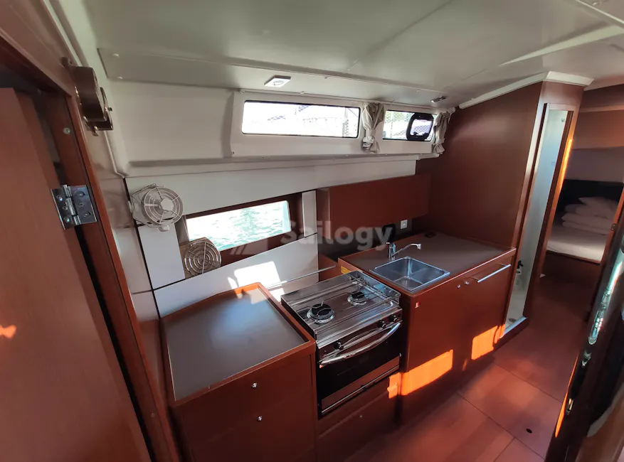 Beneteau Oceanis 38.1