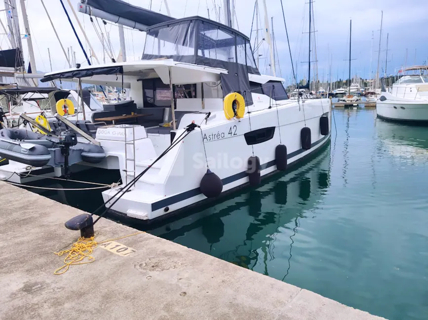 Fountaine Pajot Astrea 42