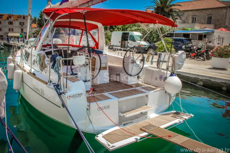 Beneteau Oceanis 35