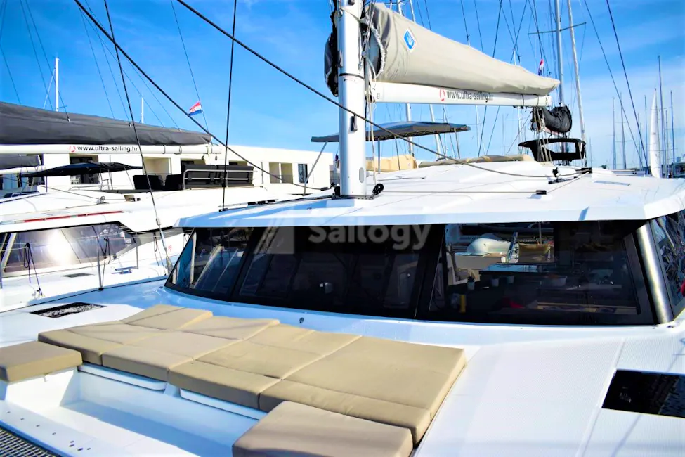 Fountaine Pajot Astrea 42