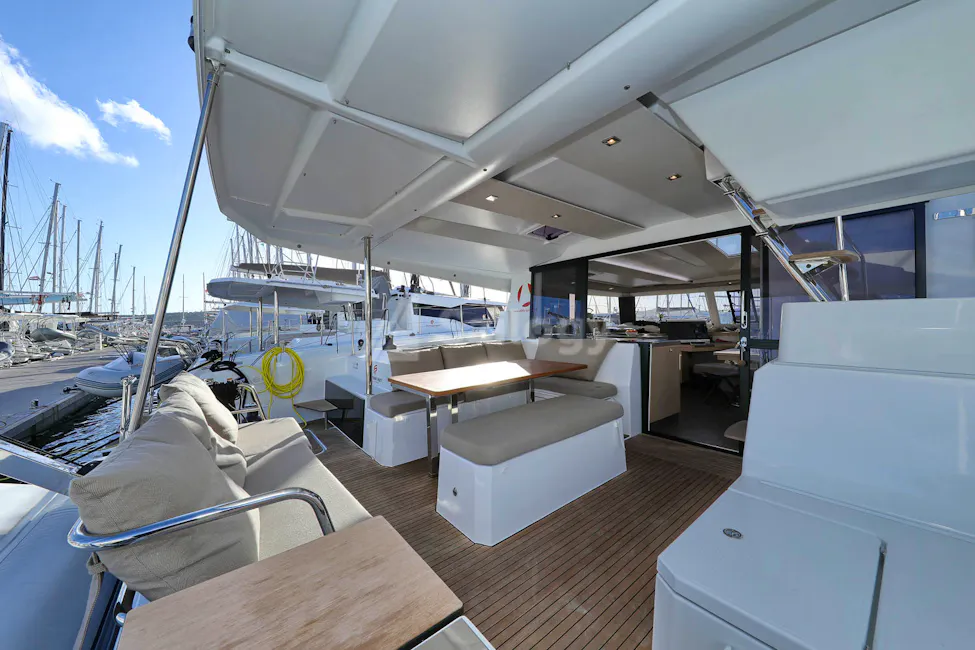 Fountaine Pajot Astrea 42