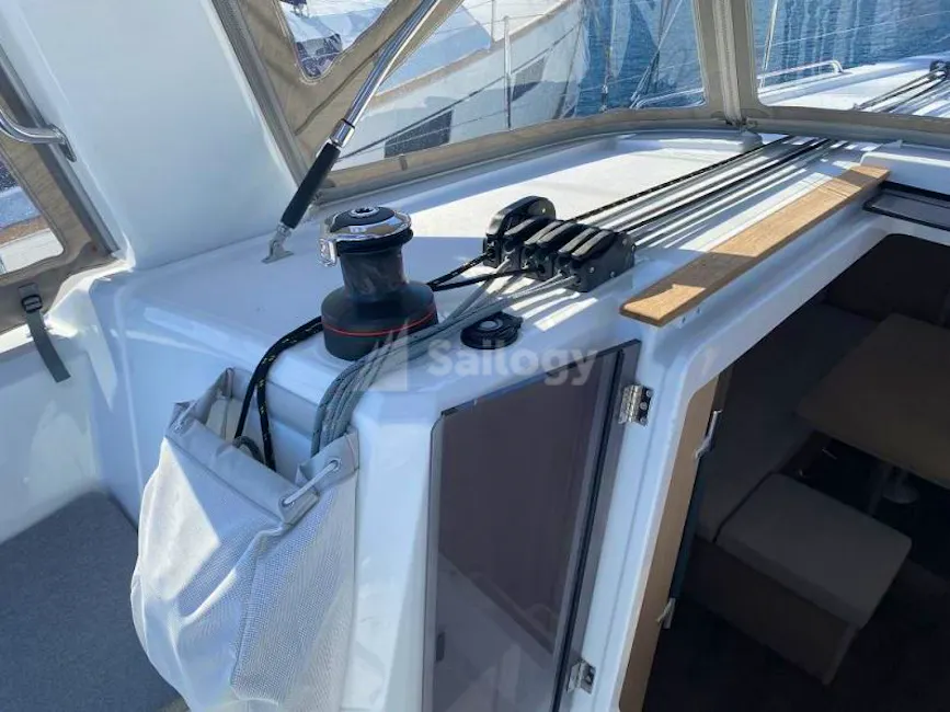 Beneteau Oceanis 38.1