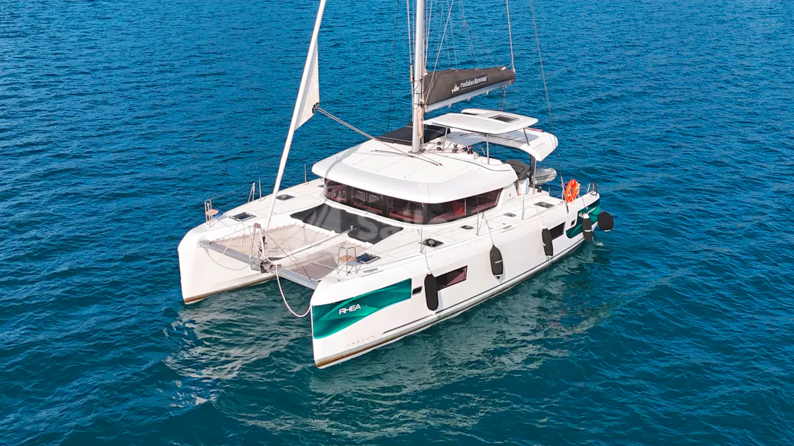 Lagoon 42