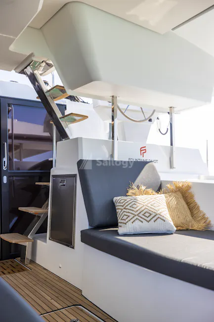 Fountaine Pajot Aura 51