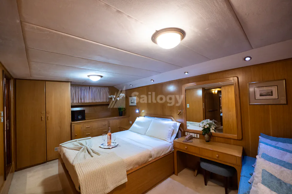 Perama Shipyards 102