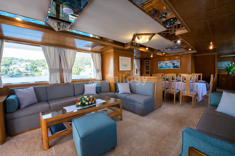 Perama Shipyards 102