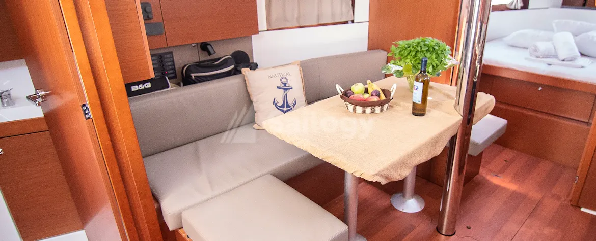 Beneteau Oceanis 38.1