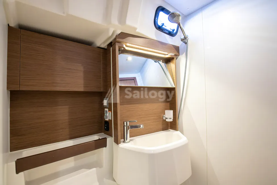 Beneteau Oceanis 51.1