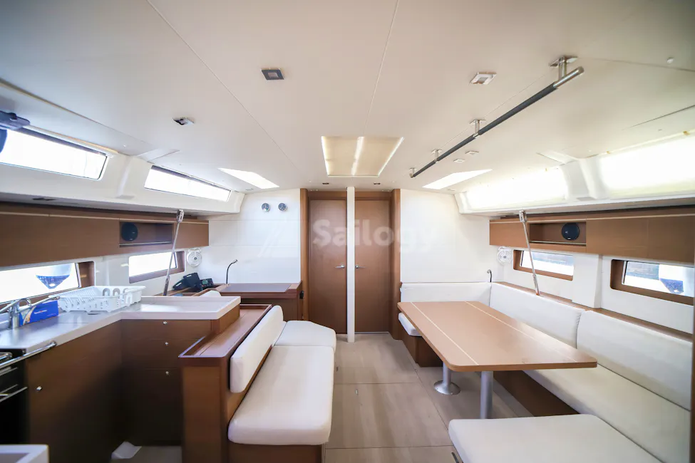 Beneteau Oceanis 51.1