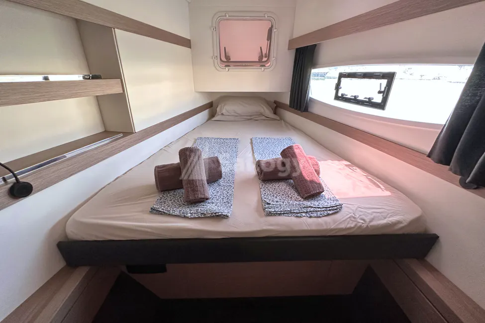 Fountaine Pajot Isla 40