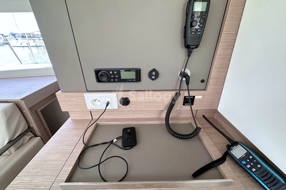 Fountaine Pajot Isla 40