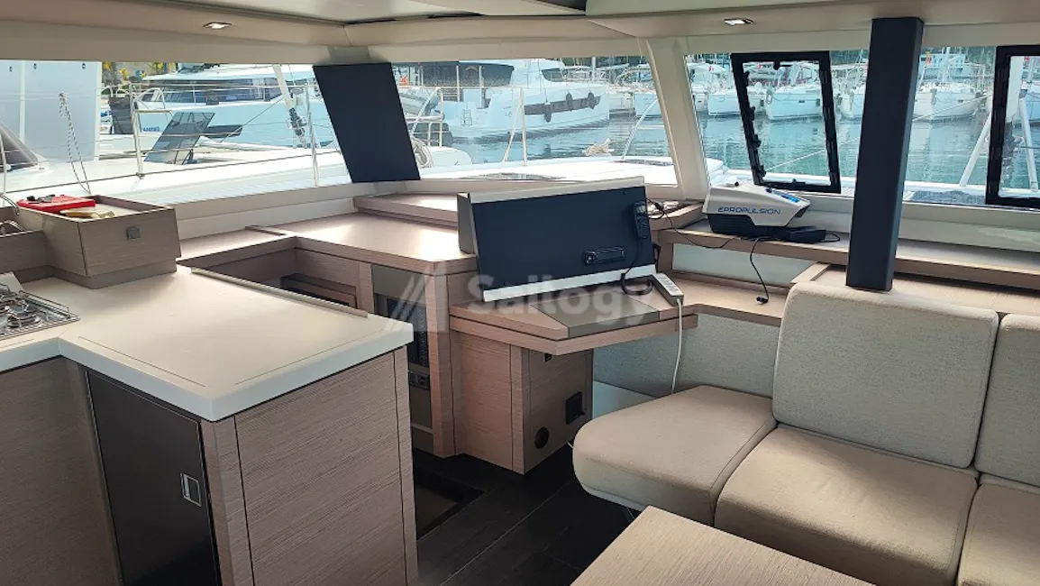 Fountaine Pajot Astrea 42