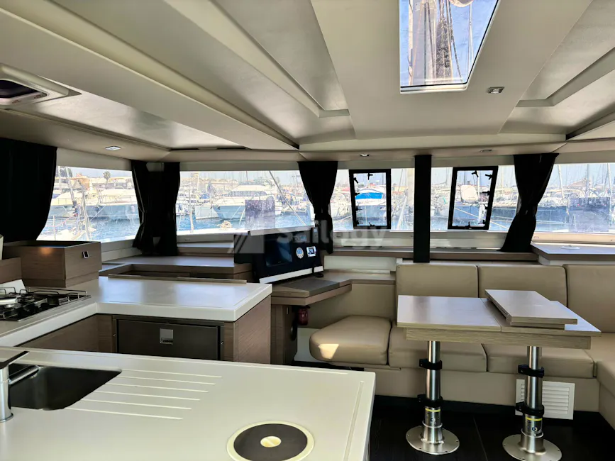 Fountaine Pajot Astrea 42