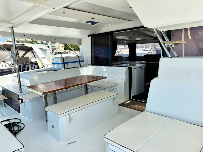 Fountaine Pajot Astrea 42