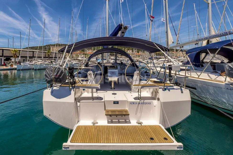 Bavaria C42