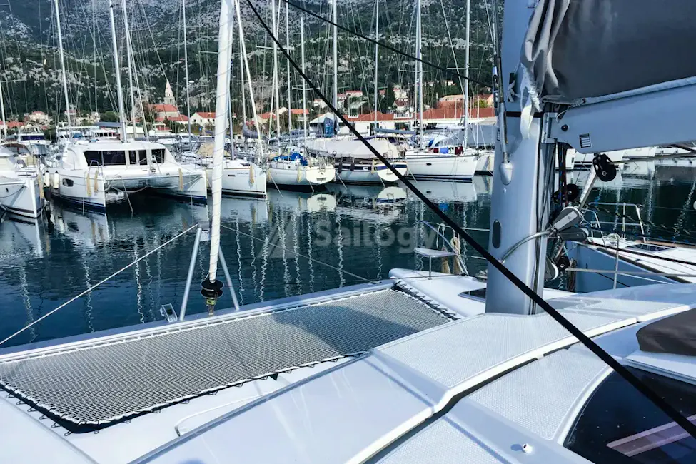 Fountaine Pajot Helia 44