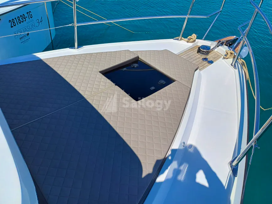 Nikhen Aquasun 34 Sedan