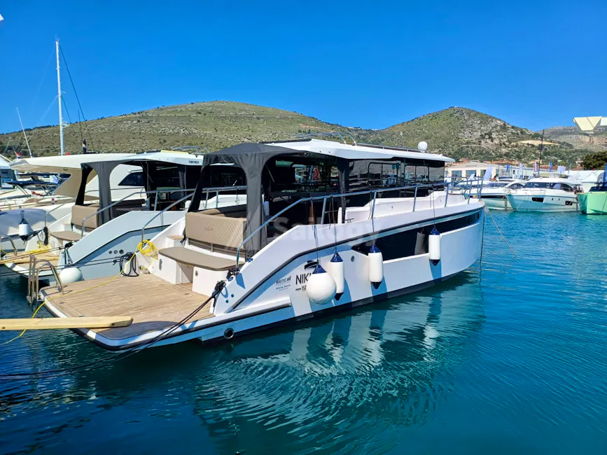 Nikhen Aquasun 34 Sedan