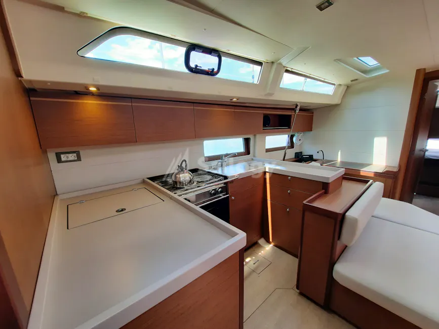 Beneteau Oceanis 51.1